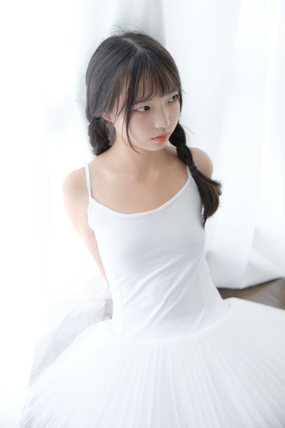 森萝财团 X-042 白丝萝莉少女 115P1V