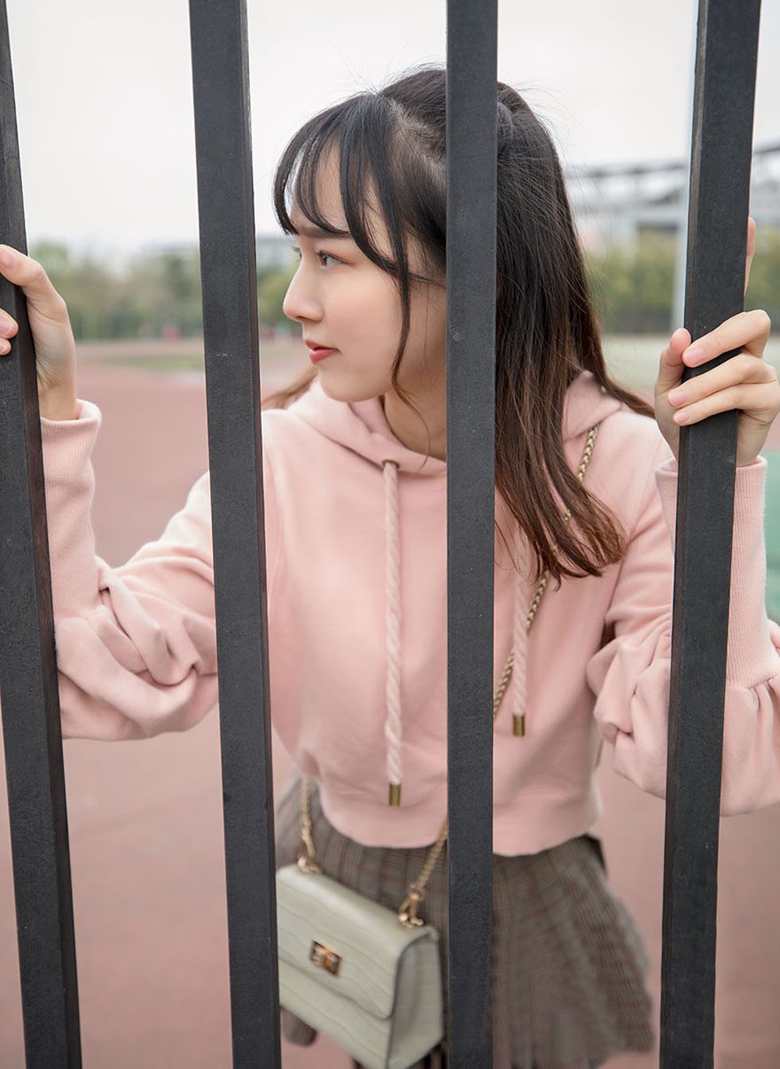 梦丝女神 玥玥 操场小甜心 64P1V