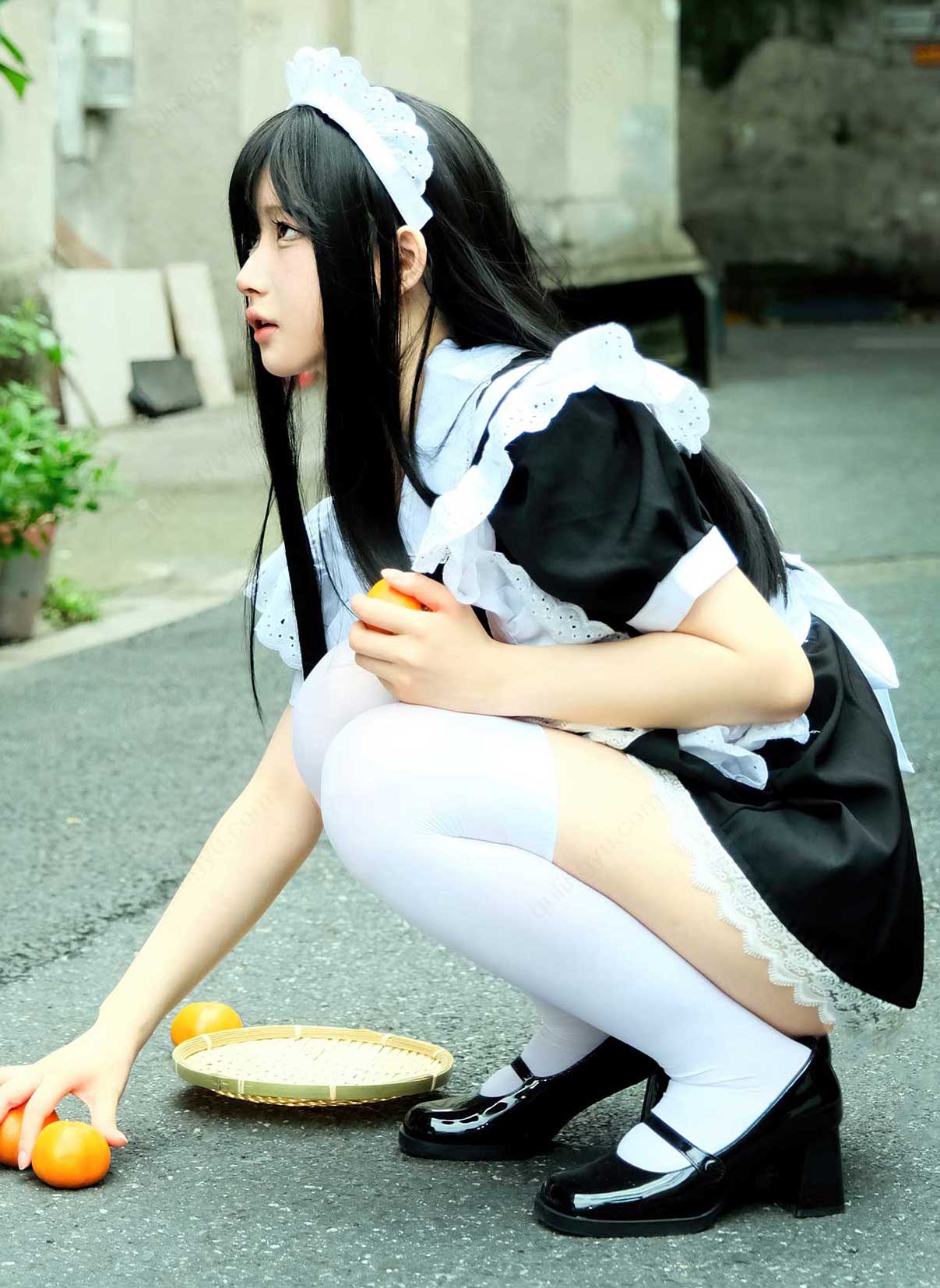 白莉爱吃巧克力 深巷女仆 12P