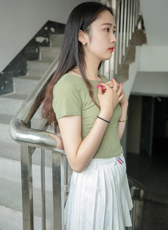 梦丝女神《柳儿》侧颜小姐姐 77P1V